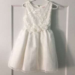 Girls White Dress, Size 6: Flower girl, First Communion
